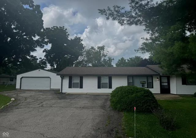Homes for sale in Brownsburg, IN | 4153 Allen Dr, Brownsburg, IN 46112 | MLS# 22109312