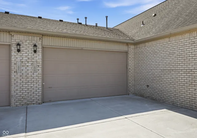 Homes for sale in Indianapolis, IN | 11523 Winding Wood Dr, Indianapolis, IN 46235 | MLS# 22109324