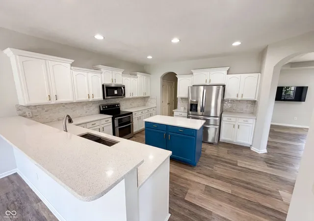 2nd image of 7212 Maple Bluff Pl, Indianapolis, IN 46236 | MLS# 22109343