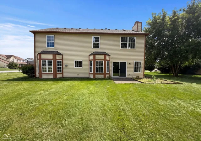 Photo 4 of Sale Pending at 3502 Waterstone Dr, Indianapolis, IN 46268 | MLS# 22109348 | Listing updated on 2026-09-24