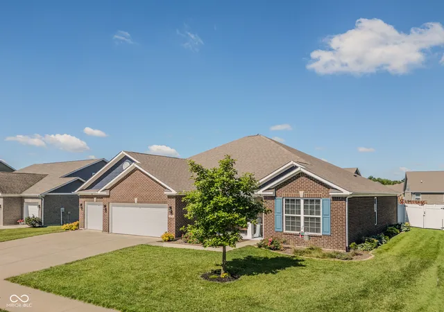 2nd image of 3254 S Ansley Dr, New Palestine, IN 46163 | MLS# 22109350
