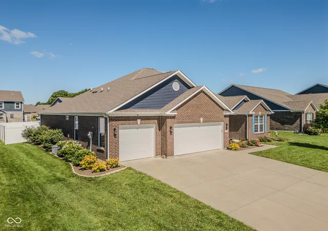 3rd image of 3254 S Ansley Dr, New Palestine, IN 46163 | MLS# 22109350