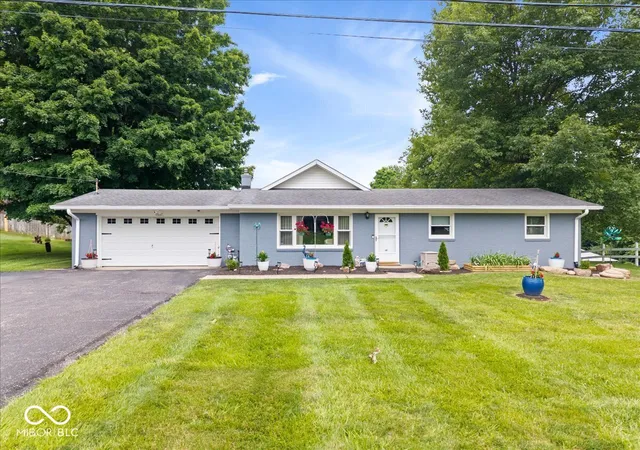 1st image of 703 N Peterman Rd, Greenwood, IN 46142 | MLS# 22109375