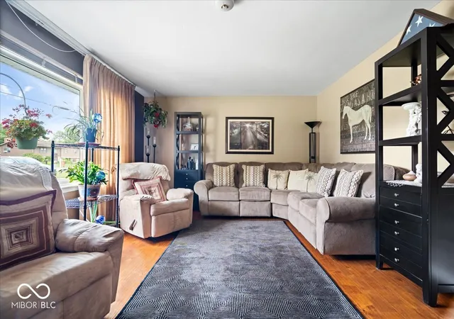 5th image of 703 N Peterman Rd, Greenwood, IN 46142 | MLS# 22109375