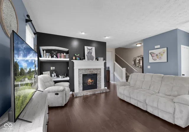 Photo 4 of Sale Pending at 13815 N Honey Crk Dr, Camby, IN 46113 | MLS# 22109416 | Listing updated on 2026-09-06