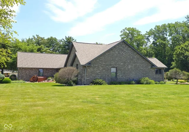 Homes for sale in Elwood, IN | 8709 W 1400 N, Elwood, IN 46036 | MLS# 22109425