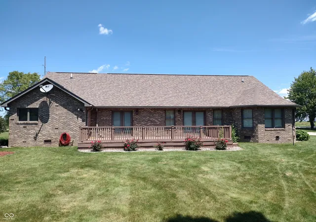 Homes for sale in Elwood, IN | 8709 W 1400 N, Elwood, IN 46036 | MLS# 22109425