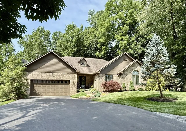 Homes for sale in Trafalgar, IN | 4445 W Pitcher Dr, Trafalgar, IN 46181 | MLS# 22109435
