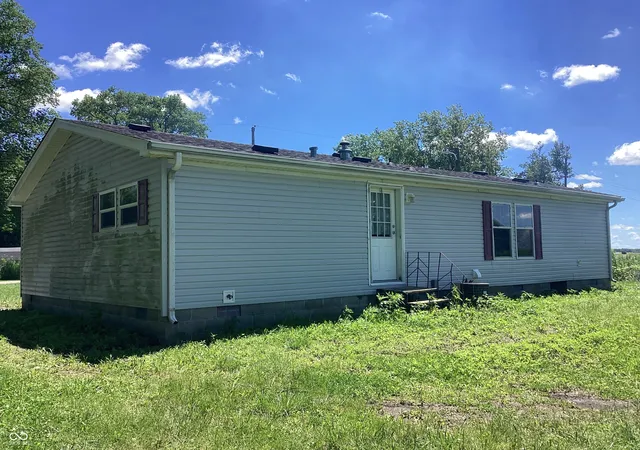 Photo 4 of Manufactured home for sale at 3672 S Cates Rd, Kingman, IN 47952 | MLS# 22109437 | Listing updated on 2026-10-07