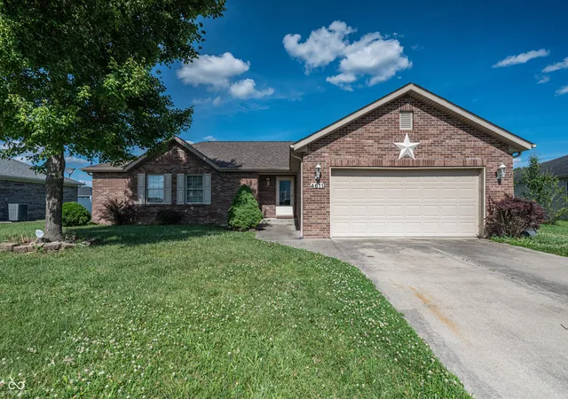 Homes for sale in Seymour, IN | 4611 Ashwood Dr, Seymour, IN 47274 | MLS# 22109442