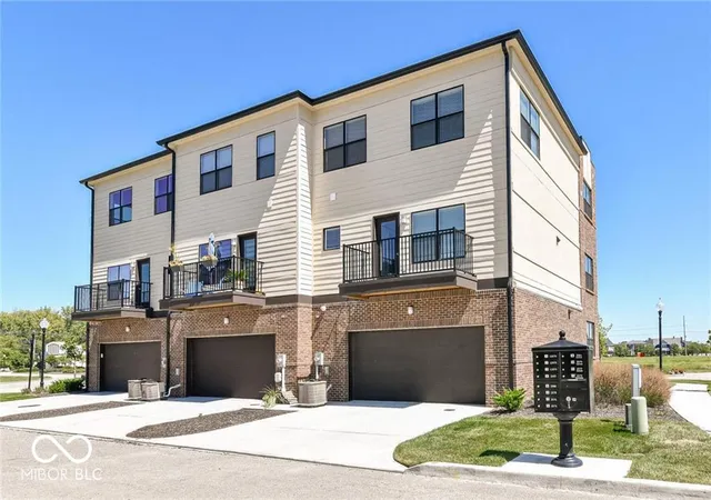 2nd image of 12974 Petigru Dr, Carmel, IN 46032 | MLS# 22109454