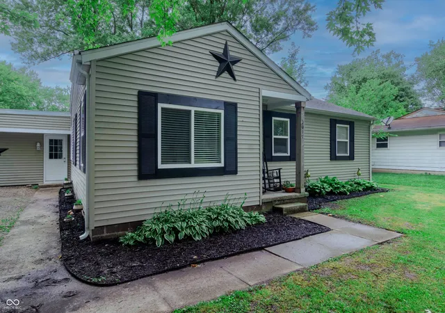5th image of 2011 Rosewood Ave, Anderson, IN 46011 | MLS# 22109459
