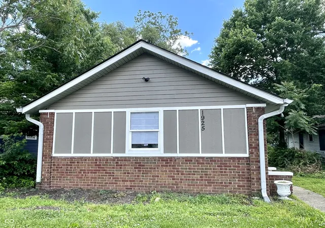 1st image of 1925 N Harding St, Indianapolis, IN 46202 | MLS# 22109474