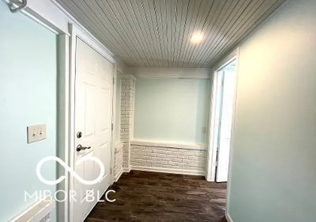 2nd image of 1925 N Harding St, Indianapolis, IN 46202 | MLS# 22109474