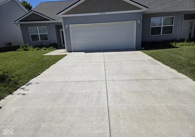 Photo 2 of Single family home for sale at 1623 Capra Ct, Beech Grove, IN 46107 | MLS# 22109494 | Listing updated on 2026-08-28