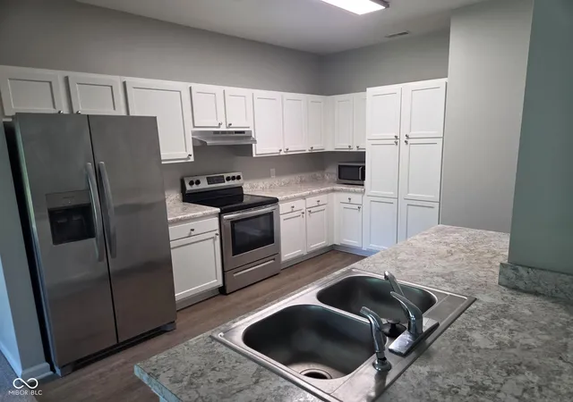 Photo 3 of Single family home for sale at 1623 Capra Ct, Beech Grove, IN 46107 | MLS# 22109494 | Listing updated on 2026-08-28
