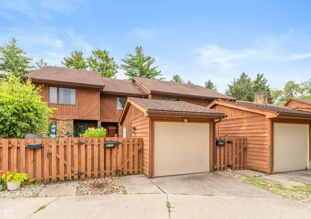 Homes for sale in Columbus, IN | 3177 Sycamore Dr #5A, Columbus, IN 47203 | MLS# 22109527
