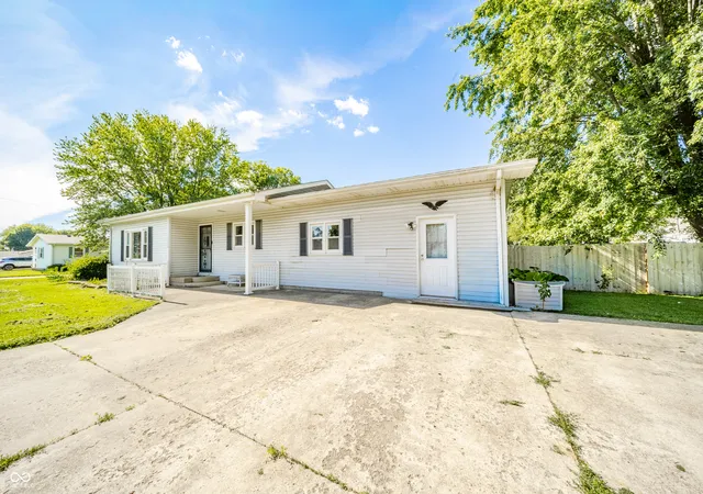 Homes for sale in Middletown, IN | 1396 Congress St, Middletown, IN 47356 | MLS# 22109535