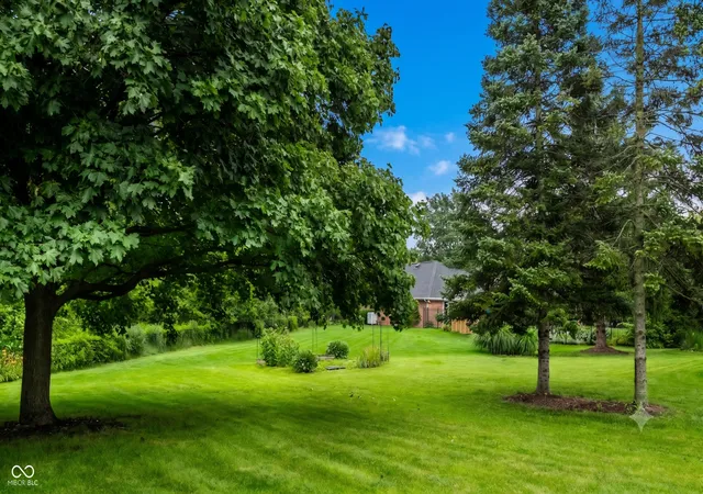 5th image of 255 Camden Dr, Zionsville, IN 46077 | MLS# 22109546