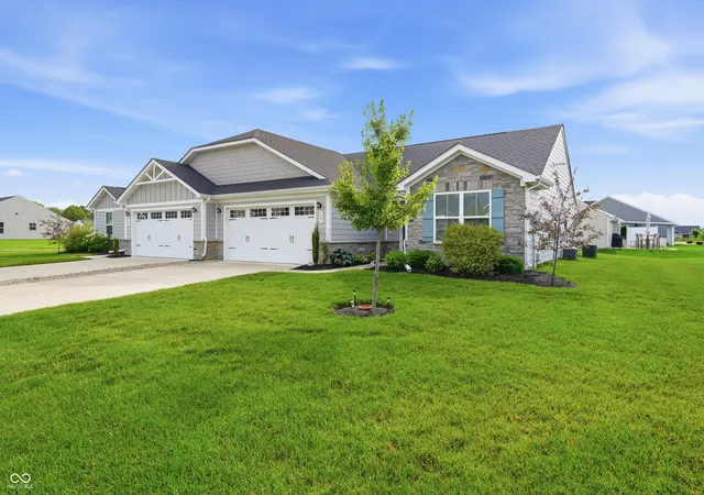 Photo 1 of Single family home for sale at 121 Wild Turkey Run, Whiteland, IN 46184 | MLS# 22109549 | Listing updated on 2026-09-19