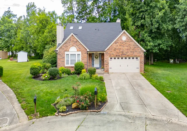 2nd image of 8540 Castle Ridge Ln, Indianapolis, IN 46256 | MLS# 22109550