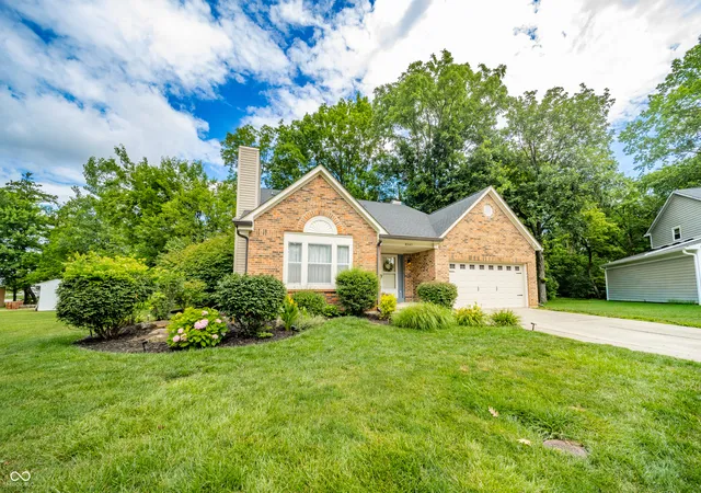 3rd image of 8540 Castle Ridge Ln, Indianapolis, IN 46256 | MLS# 22109550