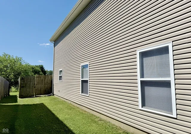 Photo 3 of Single family home for sale at 1611 Ashley Dr, Lebanon, IN 46052 | MLS# 22109561 | Listing updated on 2026-10-09