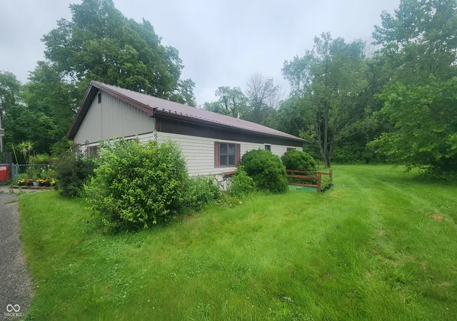 2nd image of 92 E Trestle Rd, Veedersburg, IN 47987 | MLS# 22109585