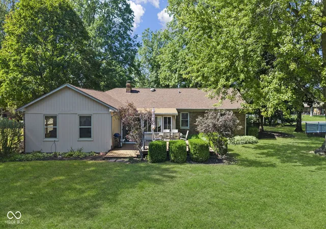 3rd image of 1393 S Buttercup Dr, New Palestine, IN 46163 | MLS# 22109595