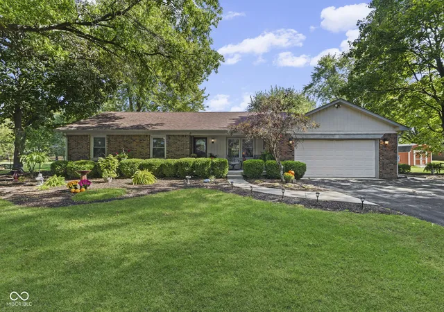 4th image of 1393 S Buttercup Dr, New Palestine, IN 46163 | MLS# 22109595