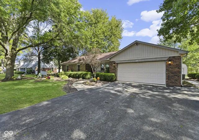 5th image of 1393 S Buttercup Dr, New Palestine, IN 46163 | MLS# 22109595