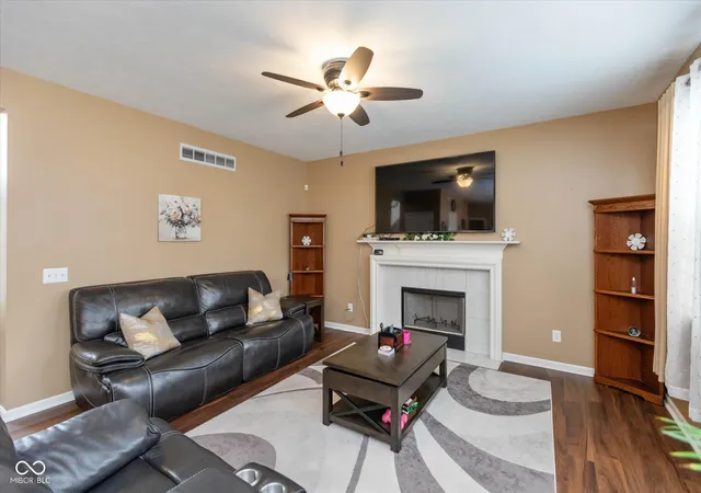 Photo 2 of Sale Pending at 6293 Welker Dr, Indianapolis, IN 46236 | MLS# 22109611 | Listing updated on 2026-08-29