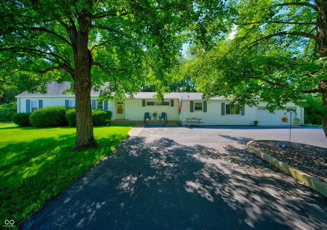 Photo 3 of Single family home for sale at 3650 N Marr Rd, Columbus, IN 47203 | MLS# 22109619 | Listing updated on 2026-09-08