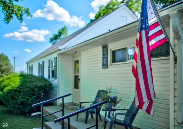 Photo 1 of Single family home for sale at 3650 N Marr Rd, Columbus, IN 47203 | MLS# 22109619 | Listing updated on 2026-10-19