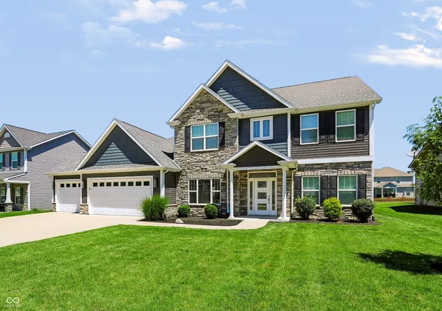 Homes for sale in Lafayette, IN | 1066 Chesapeake Pointe Dr, Lafayette, IN 47909 | MLS# 22109622