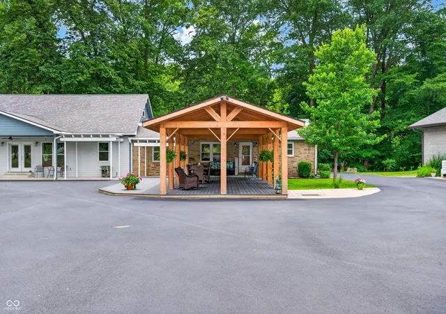 Homes for sale in North Vernon, IN | 800 N Greensburg St, North Vernon, IN 47265 | MLS# 22109633