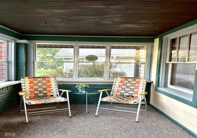 Photo 3 of Sale Pending at 1048 E Berwyn St, Indianapolis, IN 46203 | MLS# 22109673 | Listing updated on 2026-10-06
