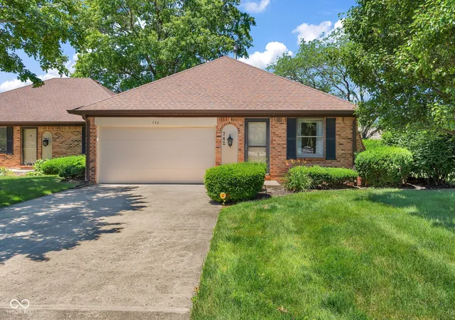 Homes for sale in Brownsburg, IN | 742 Eagle Pkwy #21, Brownsburg, IN 46112 | MLS# 22109676