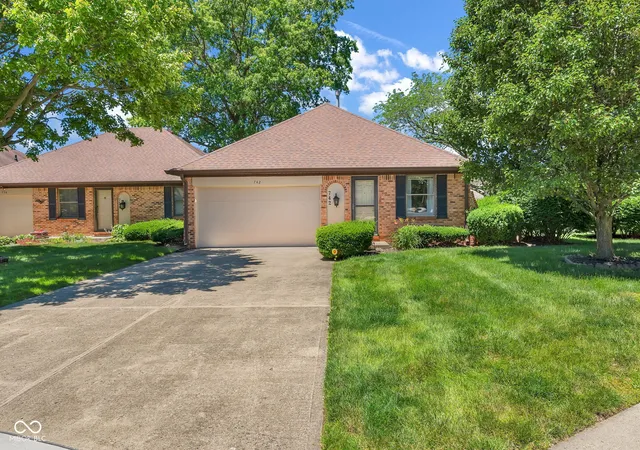 Homes for sale in Brownsburg, IN | 742 Eagle Pkwy #21, Brownsburg, IN 46112 | MLS# 22109676