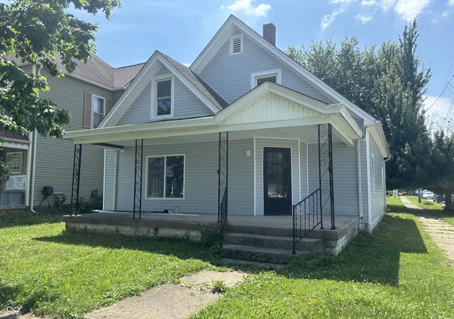 Homes for sale in Greensburg, IN | 827 N Broadway St, Greensburg, IN 47240 | MLS# 22109681