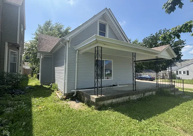 Homes for sale in Greensburg, IN | 827 N Broadway St, Greensburg, IN 47240 | MLS# 22109681