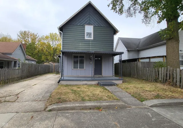 Single family home for sale at 1024 W 13th Street, Anderson, IN 46016 | MLS# 22109686