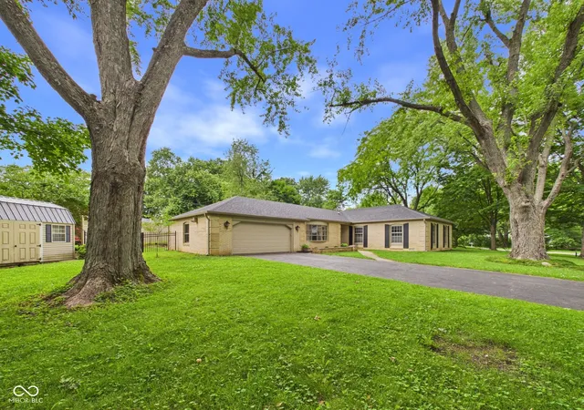 Photo 1 of Single family home for sale at 1403 Cottonwood Dr, Anderson, IN 46012 | MLS# 22109702 | Listing updated on 2026-08-24