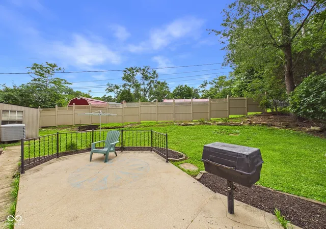 Photo 4 of Single family home for sale at 1403 Cottonwood Dr, Anderson, IN 46012 | MLS# 22109702 | Listing updated on 2026-08-24