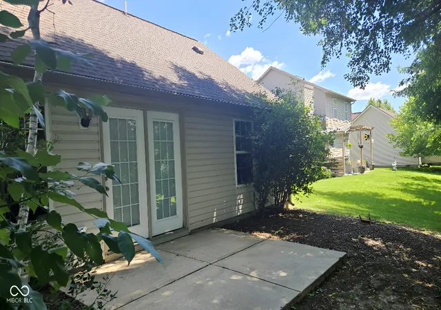 Photo 3 of Sale Pending at 1809 Emerald Pines Ln, Westfield, IN 46074 | MLS# 22109724 | Listing updated on 2026-09-07