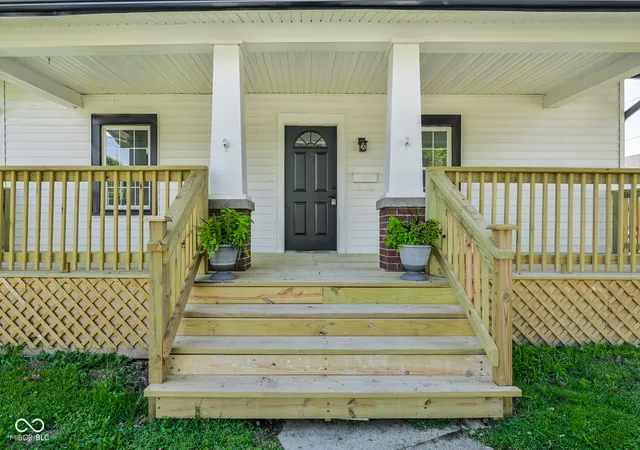 Photo 3 of Sale Pending at 137 N Tennessee St, Danville, IN 46122 | MLS# 22109733 | Listing updated on 2026-09-03
