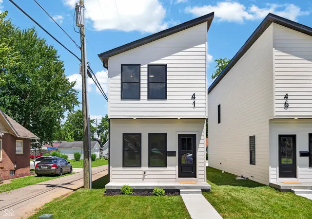 1st image of 41 S Beatty St, Columbus, IN 47201 | MLS# 22109737