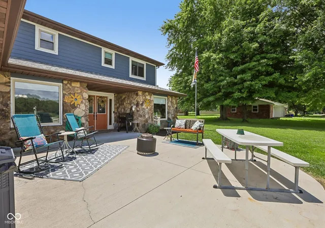Homes for sale in Frankfort, IN | 149 E County Road 180 N, Frankfort, IN 46041 | MLS# 22109742