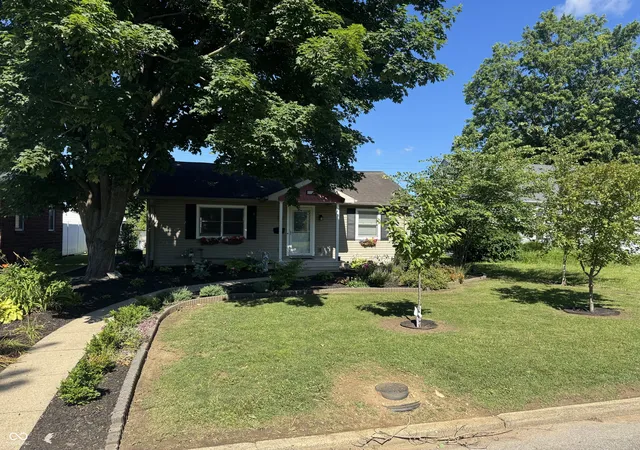 Photo 1 of Sale Pending at 2216 Newton St, Columbus, IN 47201 | MLS# 22109749 | Listing updated on 2026-08-31