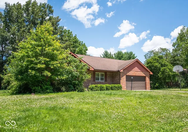 3rd image of 4820 E Brentwood Ave, Terre Haute, IN 47805 | MLS# 22109780